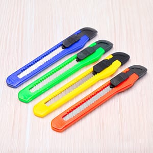 TRINCHETA CHICA DE PLASTICO ZH-122