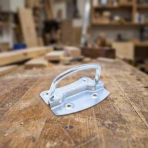 AGARRADERA METALICA 3 1/2 » NIQUELADA LH-1378