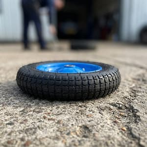 RUEDA INFLABLE 3.00-8 EJE 20MM LH-1337