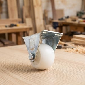 RUEDA BLANCA 1.5″ BASE METALICA FIJA LH-1693