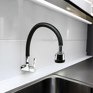 GRIFO FLEXIBLE NEGRO DE  PARED ITALOMIX LH-3310