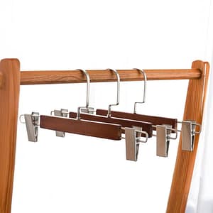 PERCHA DE MADERA OSCURA PARA PANTALON LH-4176