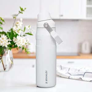 BOTELLA STANLEY AEROLIGHT ICEFLOW 24 OZ POLAR
